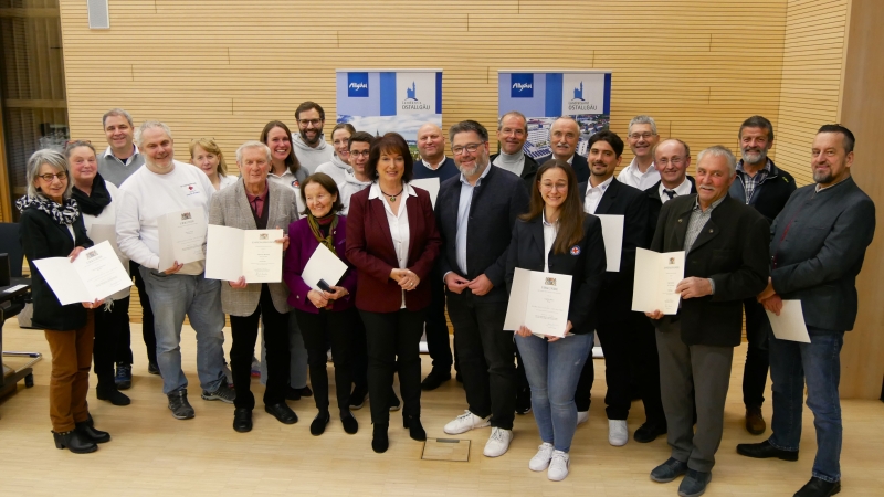 Ehrung für das Engagement beim BRK bzw. Wasserwacht